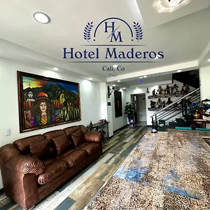 Hotel Maderos **
